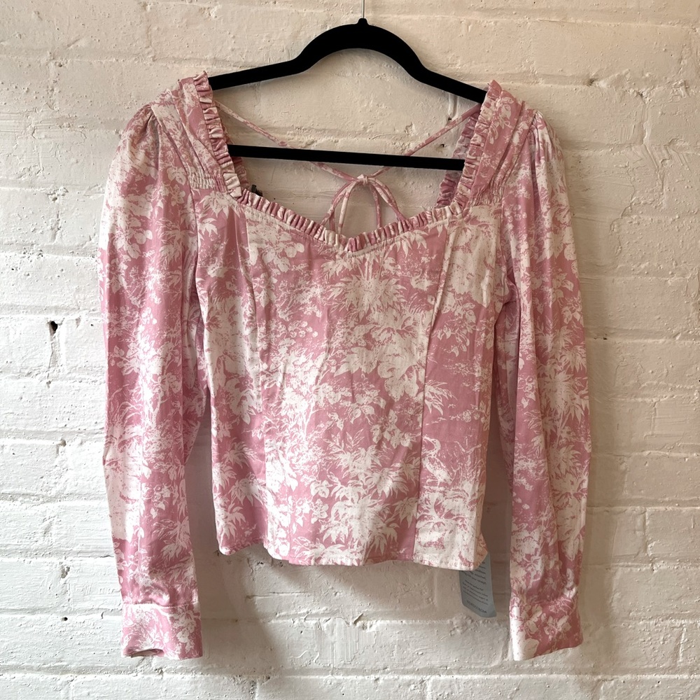 NWT Wayf pink toile top